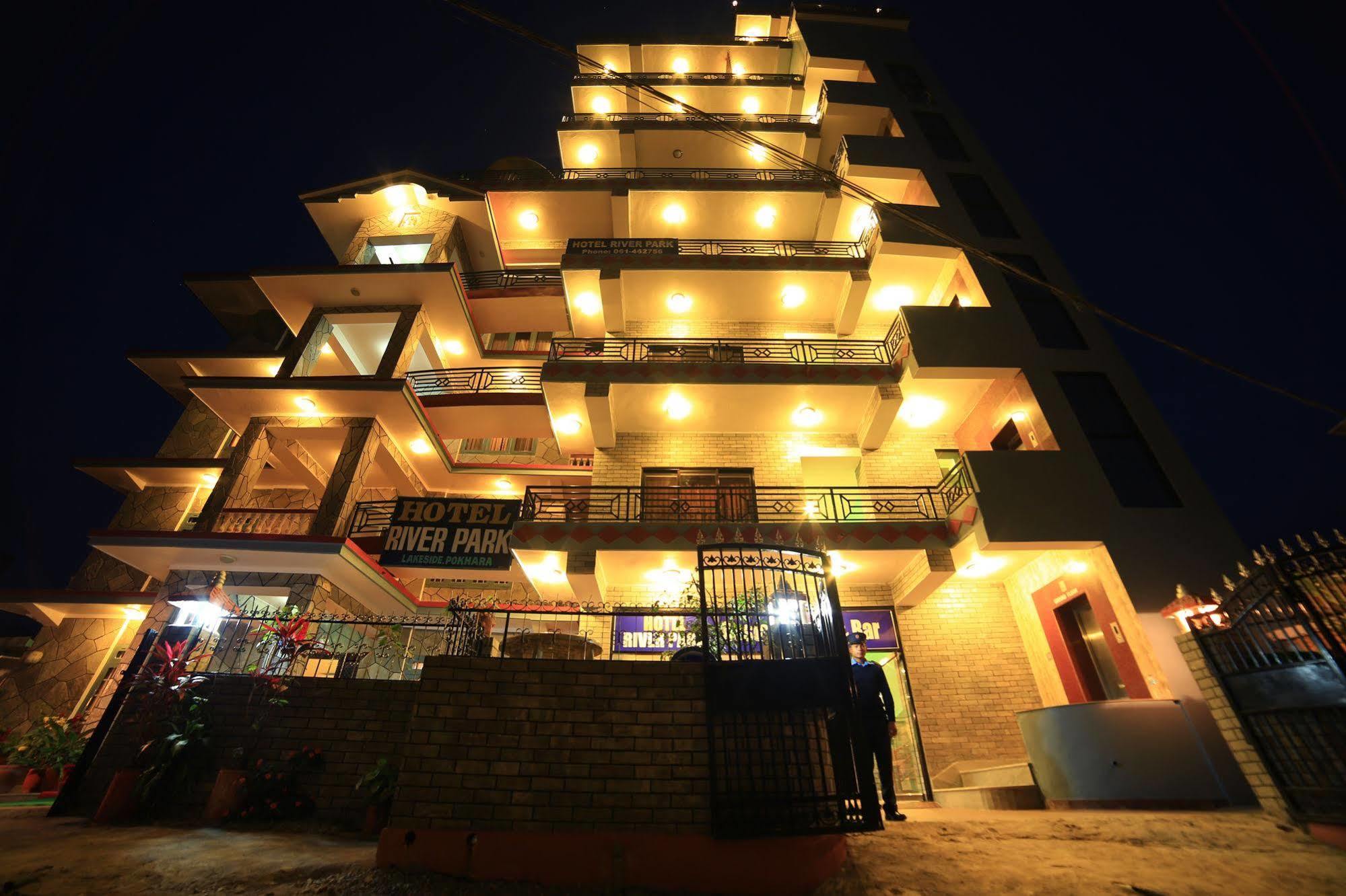 โรงแรมริเวอร์พาร์ค โพคารา ภายนอก รูปภาพ