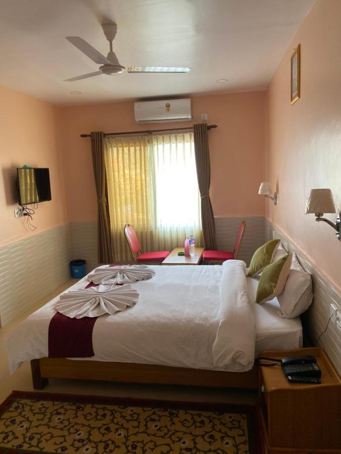 โรงแรมริเวอร์พาร์ค โพคารา ภายนอก รูปภาพ